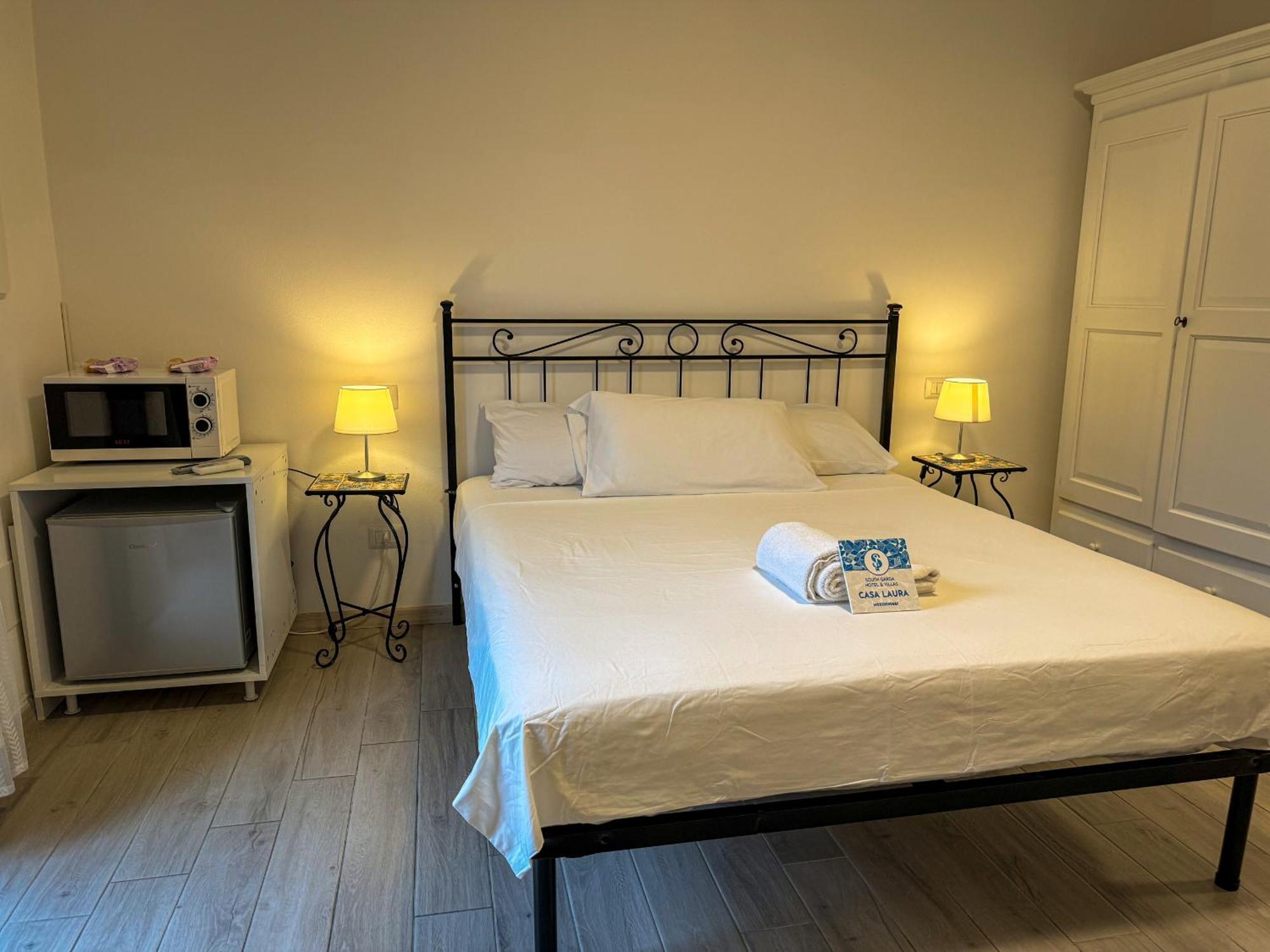 Sg Rooms - Casa Laura Peschiera del Garda Exteriör bild
