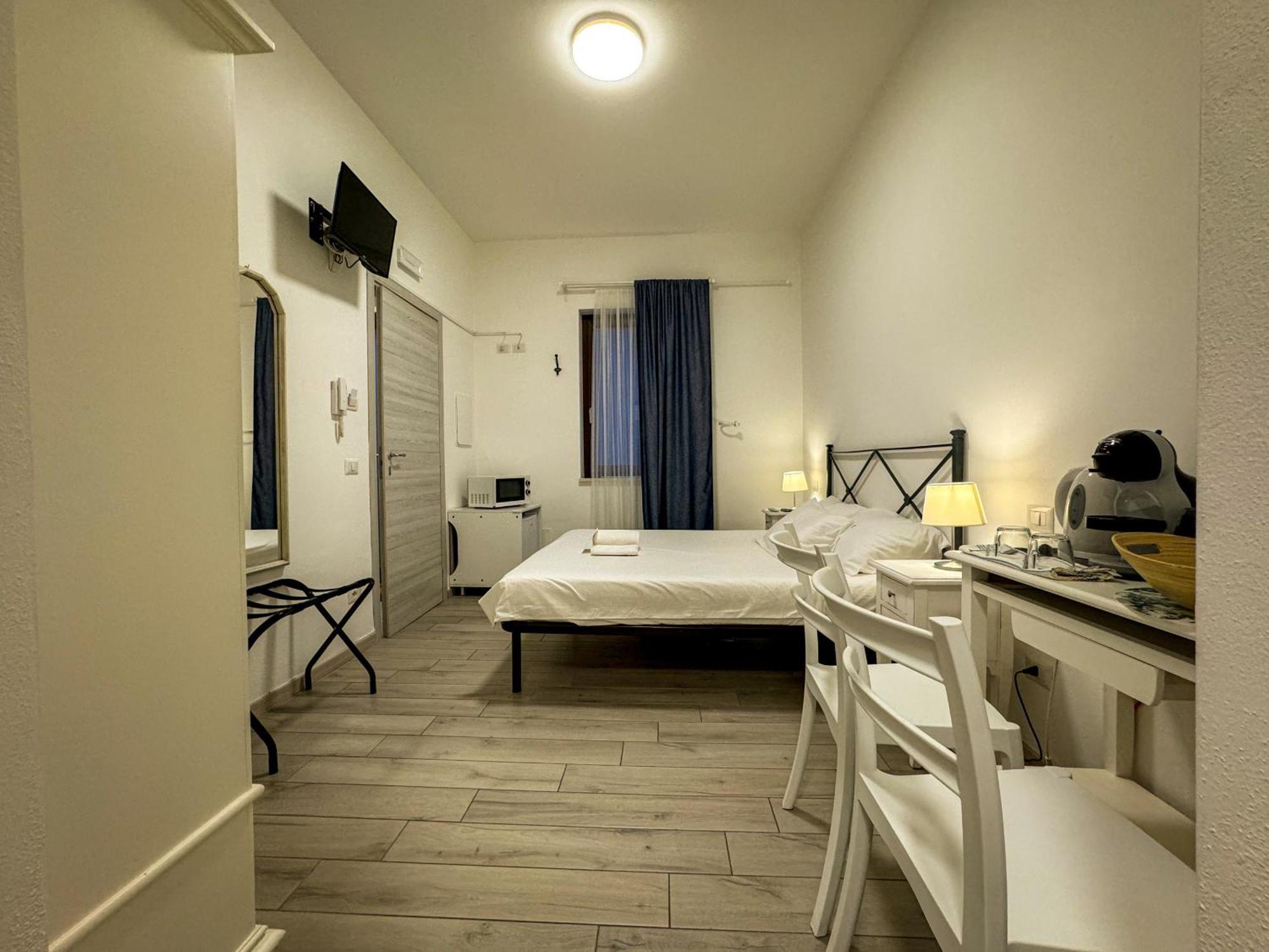 Sg Rooms - Casa Laura Peschiera del Garda Exteriör bild