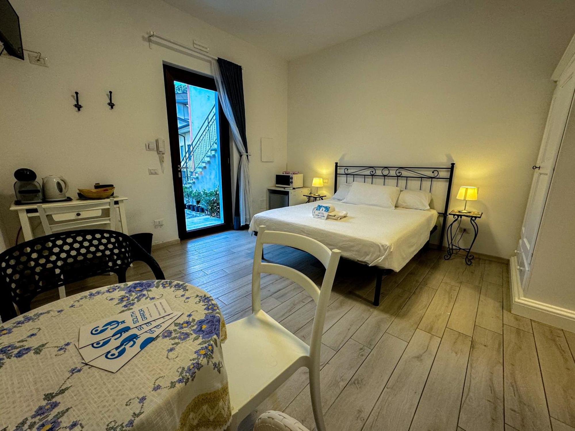 Sg Rooms - Casa Laura Peschiera del Garda Exteriör bild
