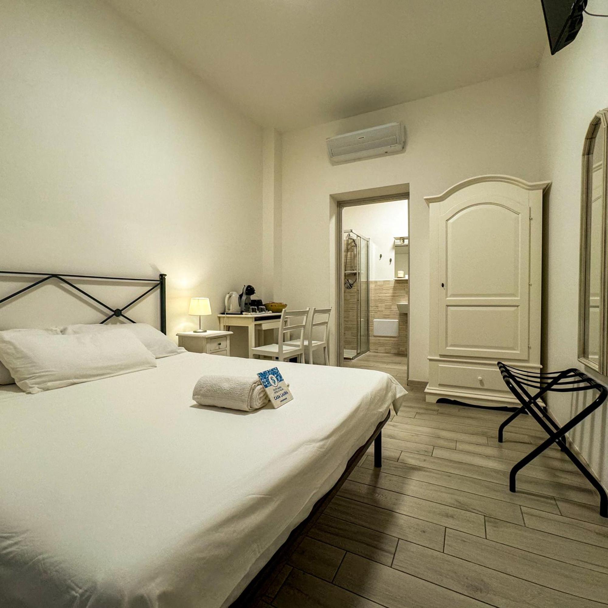 Sg Rooms - Casa Laura Peschiera del Garda Exteriör bild