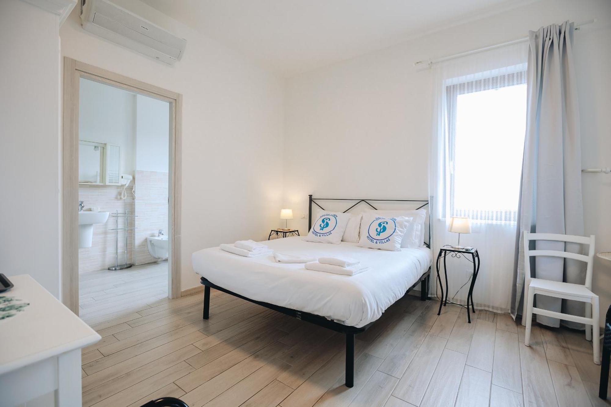 Sg Rooms - Casa Laura Peschiera del Garda Exteriör bild